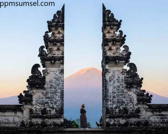 10 Destinasi Wisata Terpopuler di Indonesia